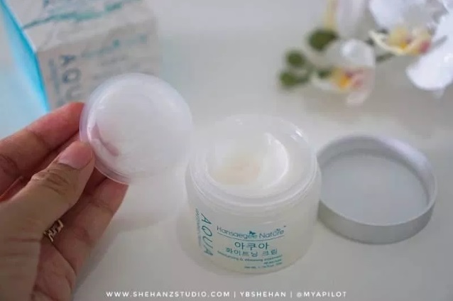 moisturizer_aqua_whitening_cream_krim_siang_terbaik_15112023