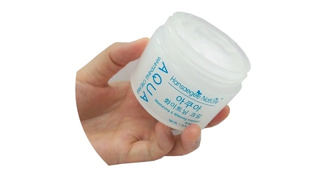 Pelembap_muka_Aqua_whitening_cream_packaging_box_krim_malam_yang_terbaik_27042023